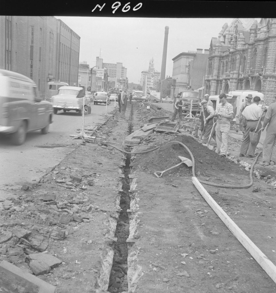 N960 Image showing tram track removal on Russell Street