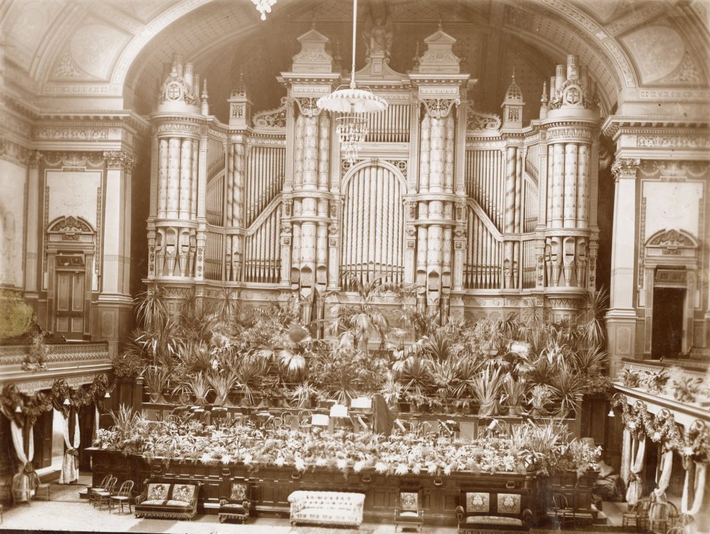 Image of Melbourne Town Hall’s grand organ