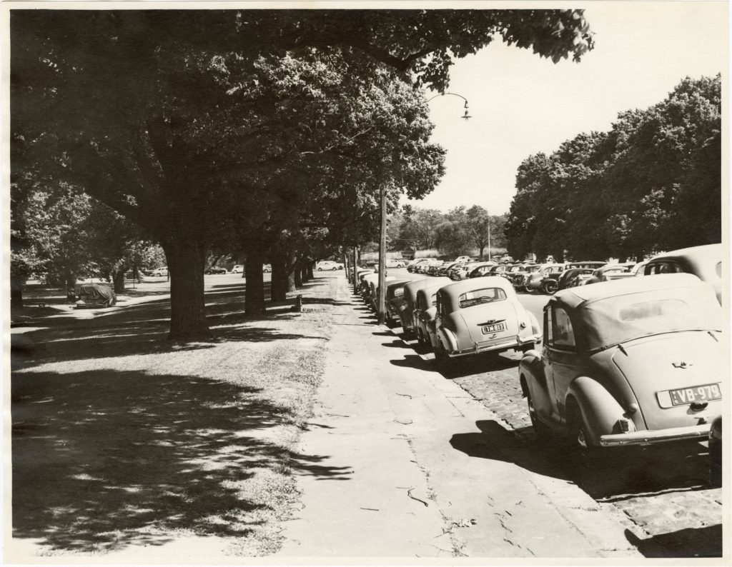 Image of parked cars, possibly in South Melbourne