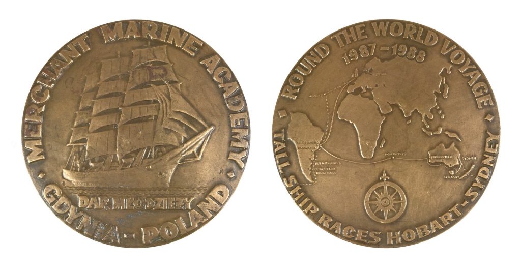 Medal commemorating the visit of Polish ship Dar Mlodziezy