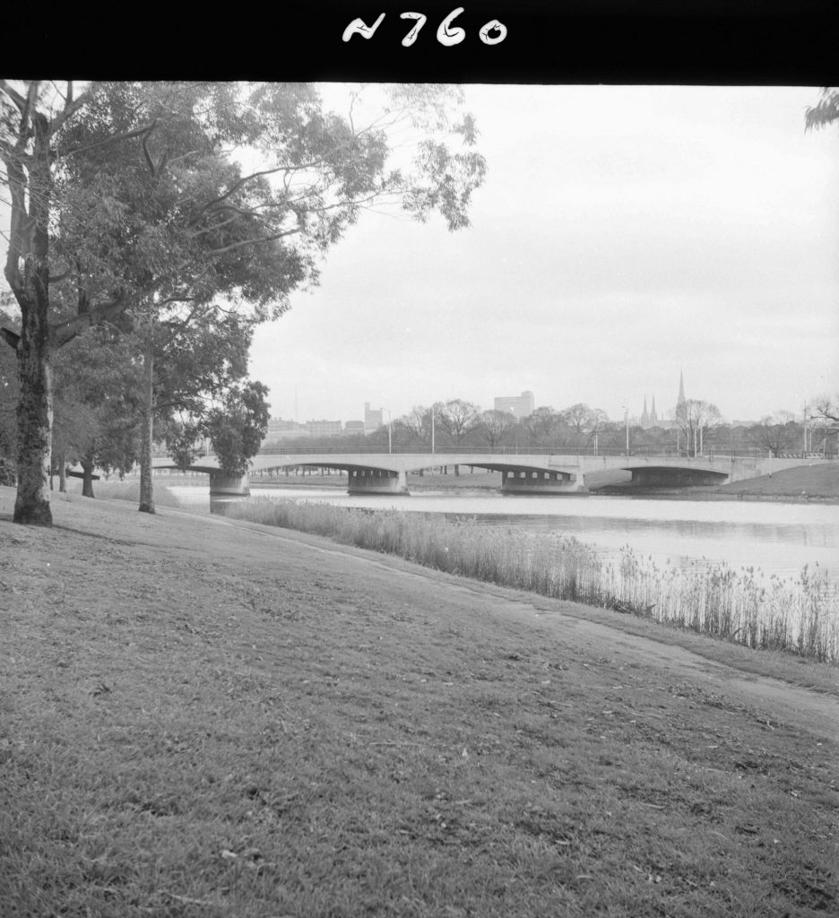 N760 Image showing Swan Street Bridge