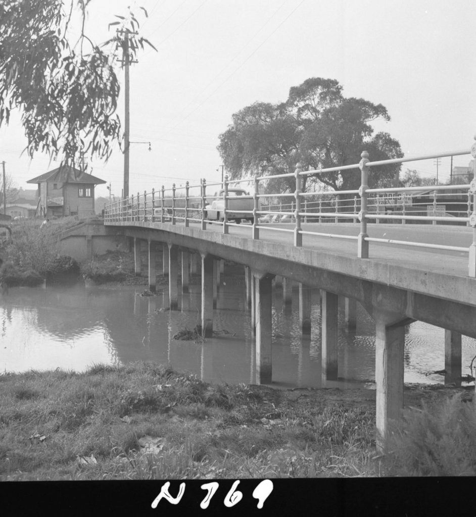 N769 Image showing Arden Street Bridge