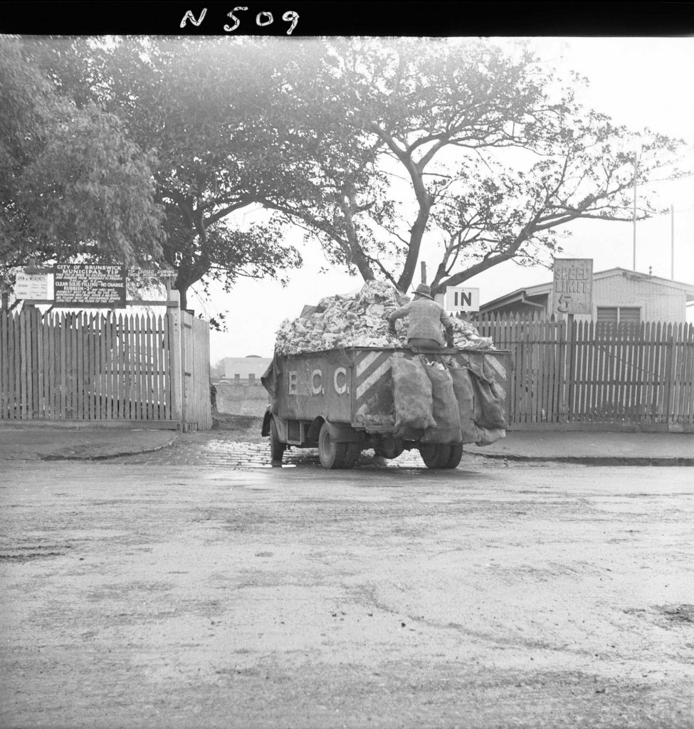 N509 Image of a Brunswick City Council truck entering Brunswick tip