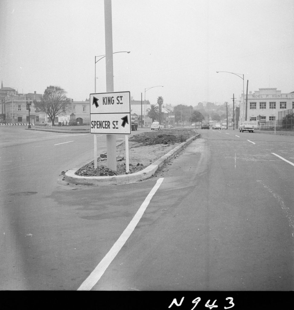 N943 Image showing channelisation on King Street and Victoria Street