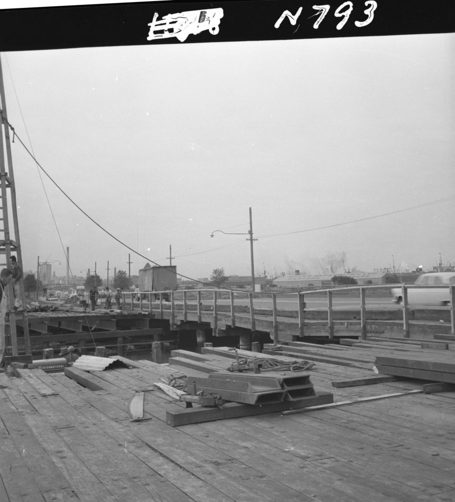 N793 Image showing decking of the new span for Coal Canal Bridge on Footscray Road