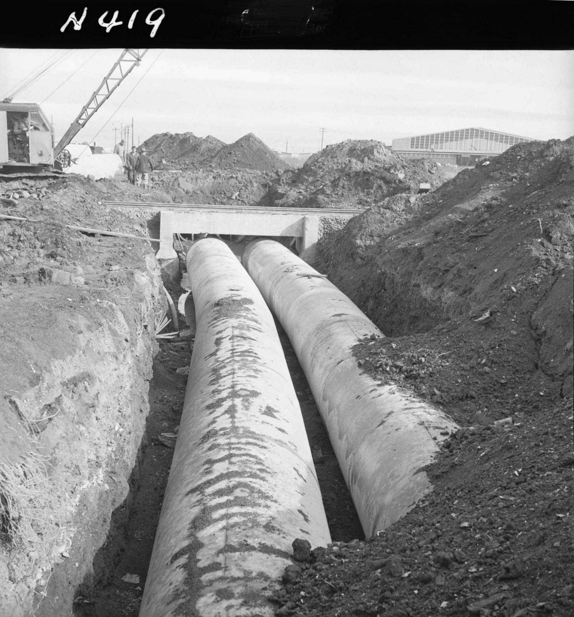 n419-image-showing-a-bend-in-the-pipes-under-the-railway-along