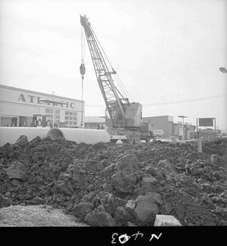 N403 Image showing a pipe ready for lifting into position during drain construction on Footscray Road