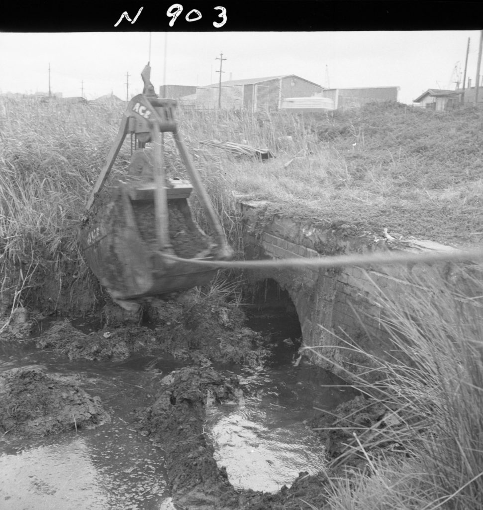 N903 Image of drain clearance along Dudley Street