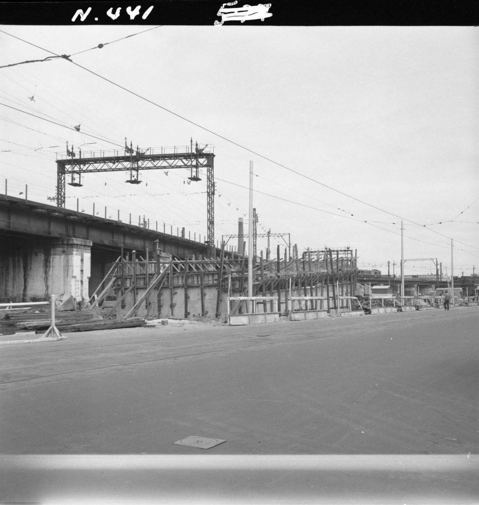 N441 Image showing construction of the eastern end of the Flinders Street overpass