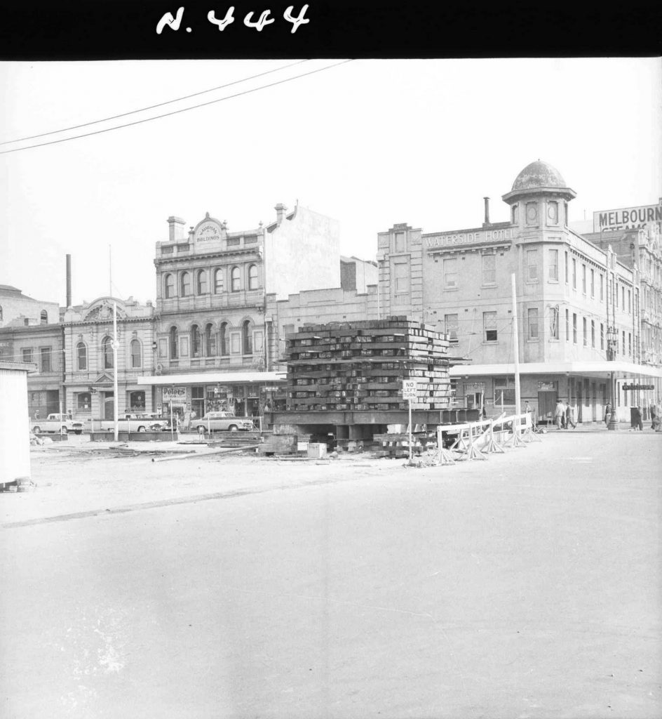 N444 Image showing a test pile of 320 tons for the Flinders Street overpass