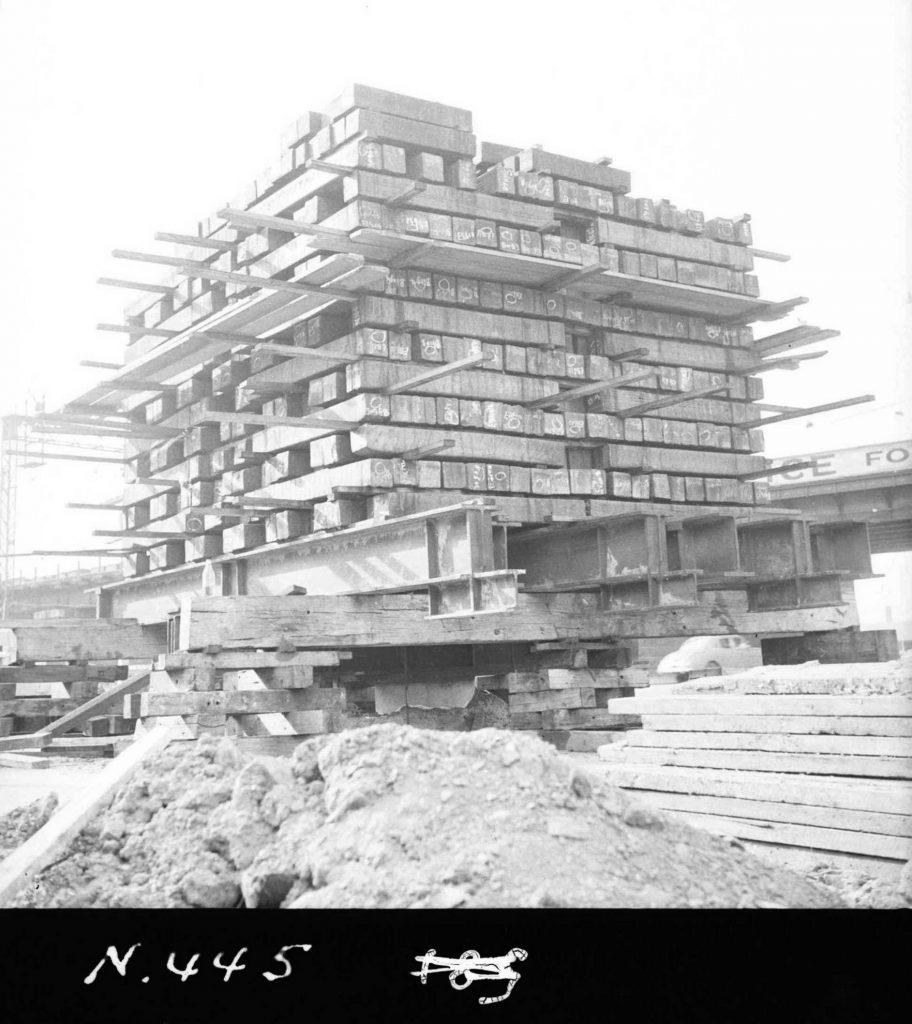 N445 Image showing a test pile of 320 tons for the Flinders Street overpass