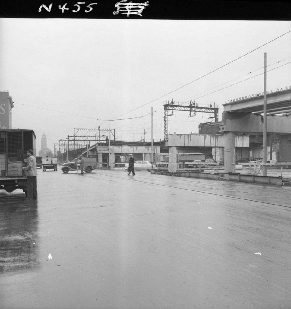 N455 Image showing construction of the Flinders Street overpass