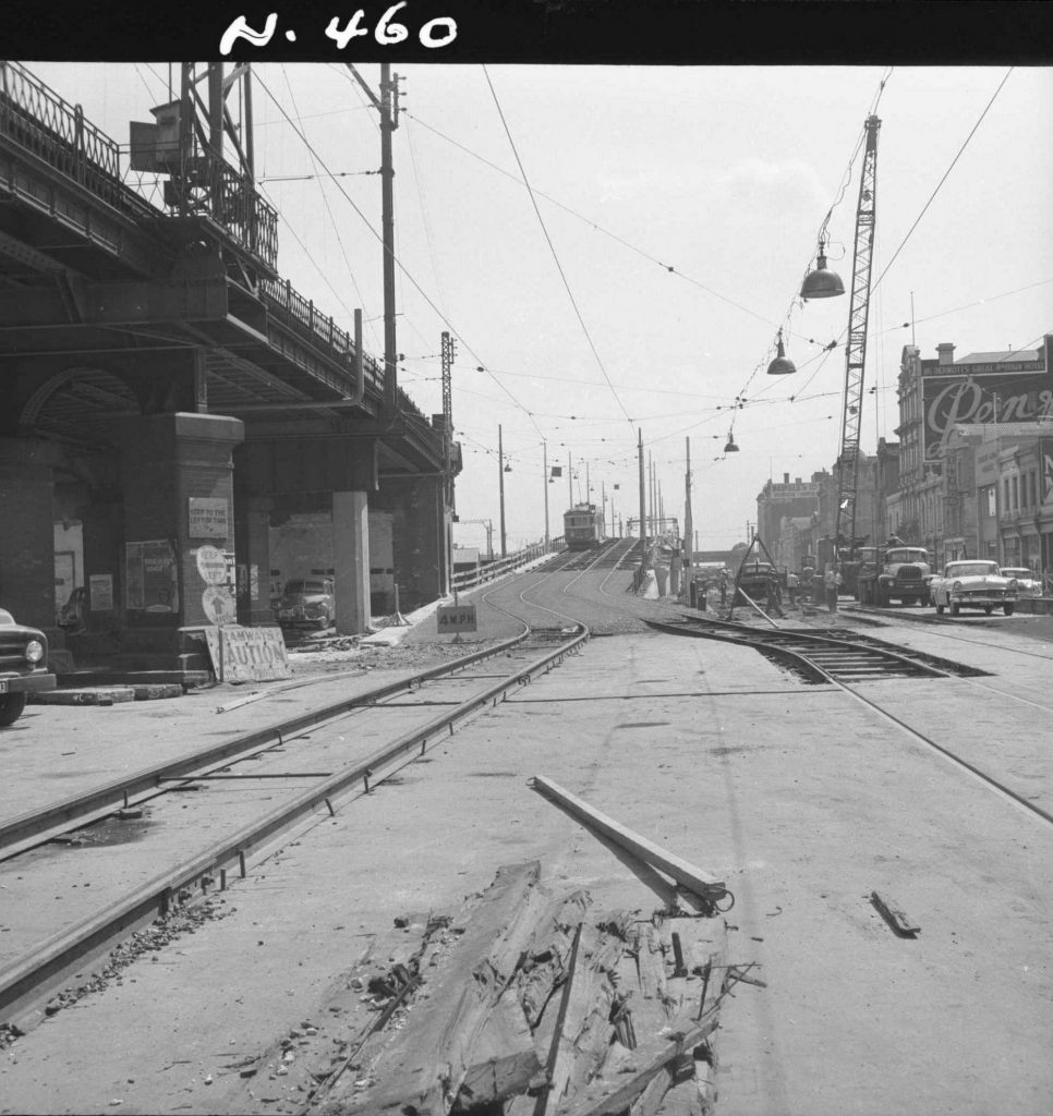 N460 Image showing laying of tram tracks during construction of the Flinders Street overpass