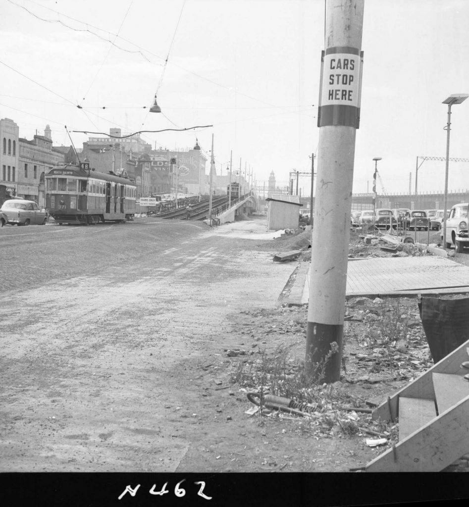 N462 Image showing construction of the Flinders Street overpass, viewed from Spencer Street