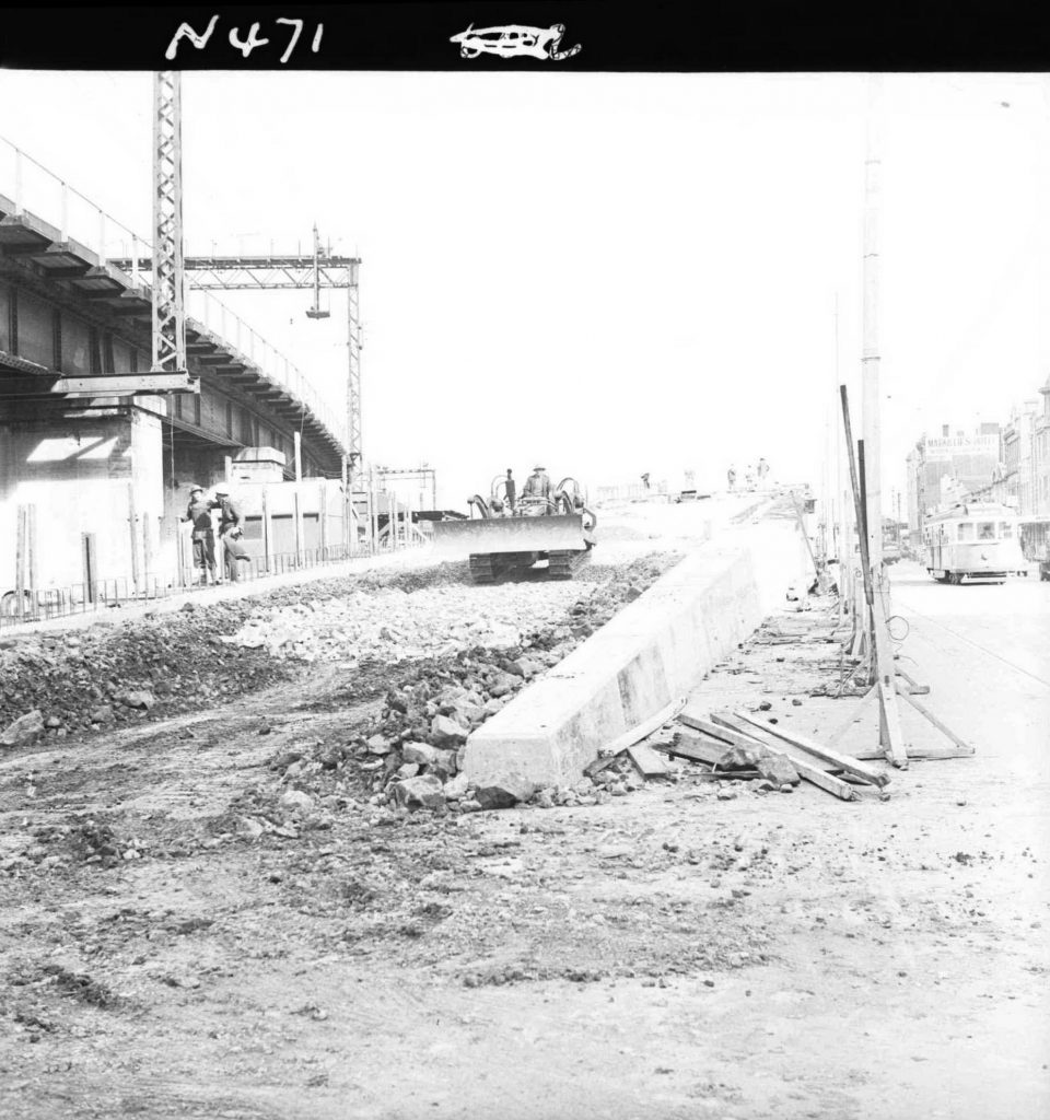 N471 Image showing construction of the Flinders Street overpass