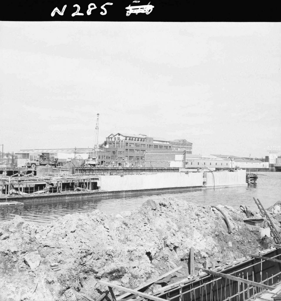 N285 Image showing construction of the King Street bridge