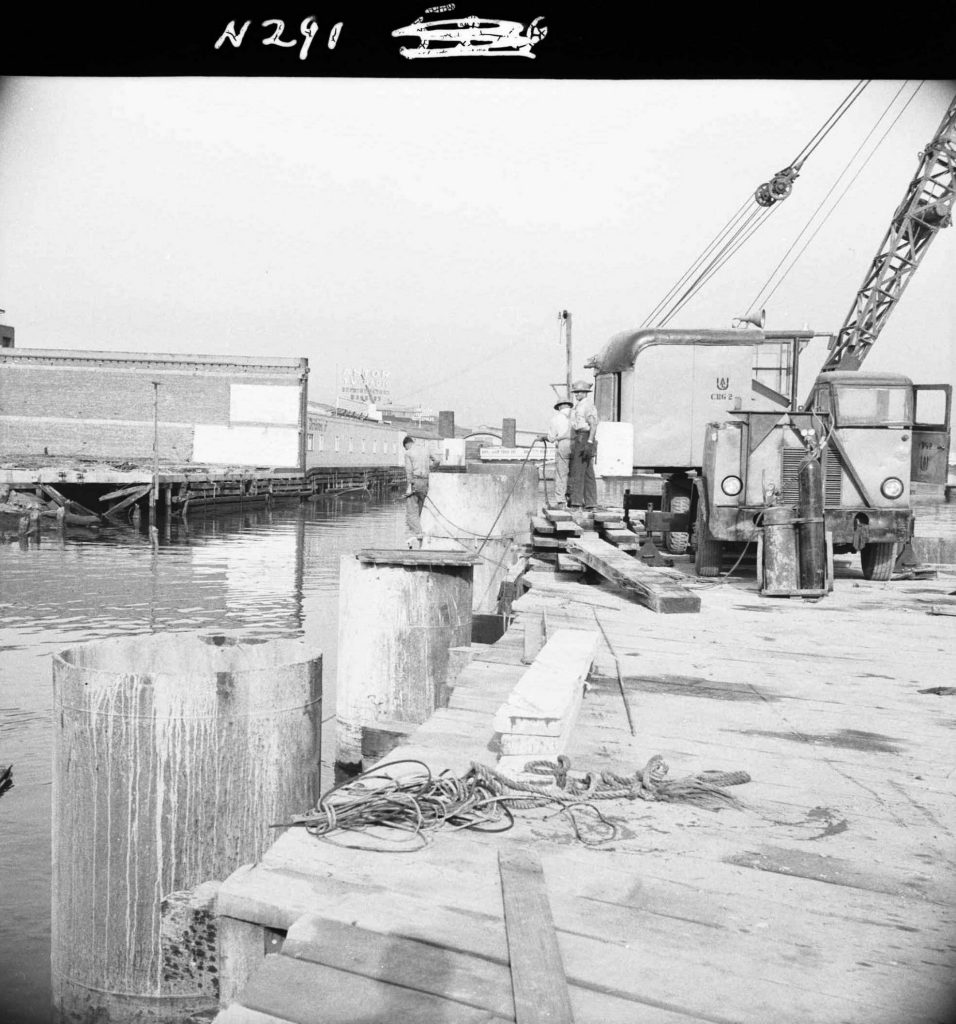 N291 Image showing construction of the King Street bridge