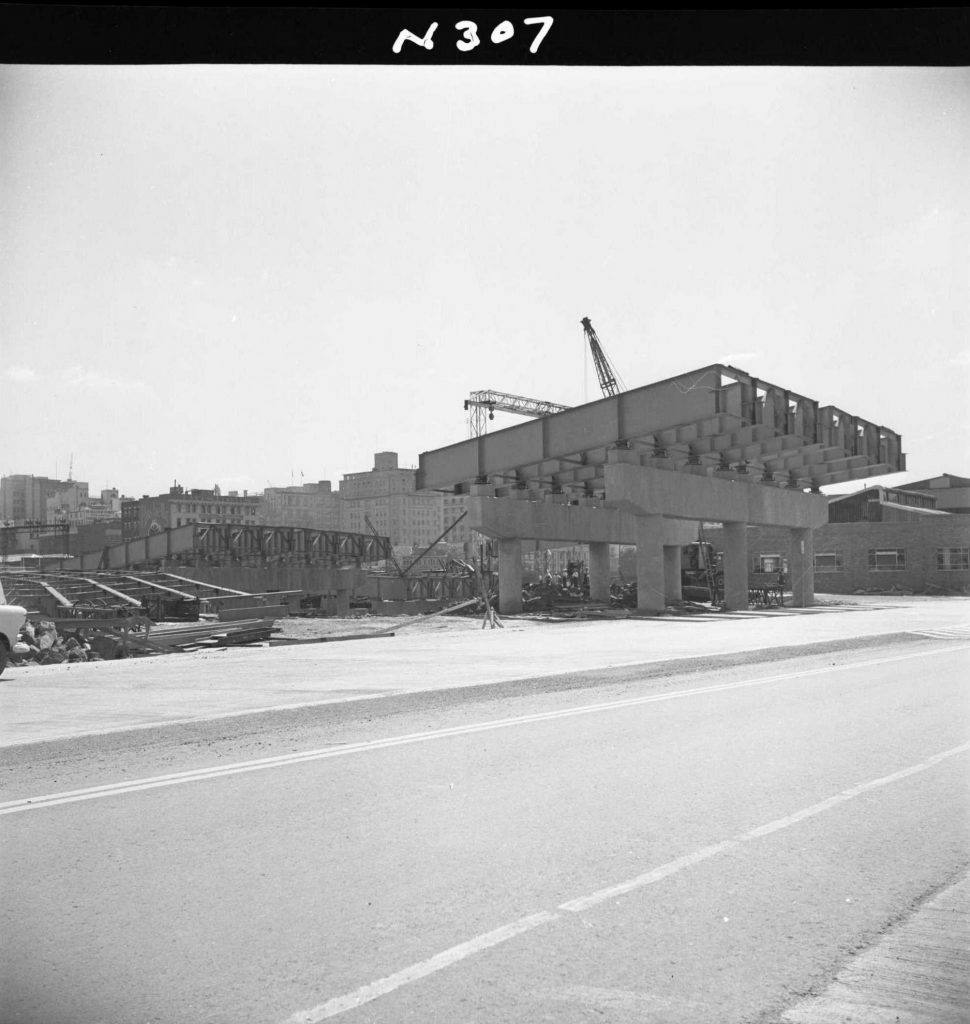 N307 Image showing construction of the King Street bridge, viewed from Yarra Bank Road