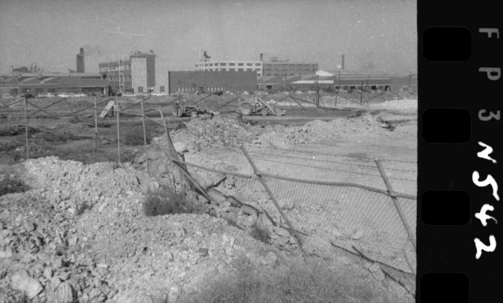 N542 Image showing damage to a joint fence by Hoffmans, at Melbourne City Council tip
N542 Image showing damage to a joint fence by Hoffmans, at Melbourne City Council tip