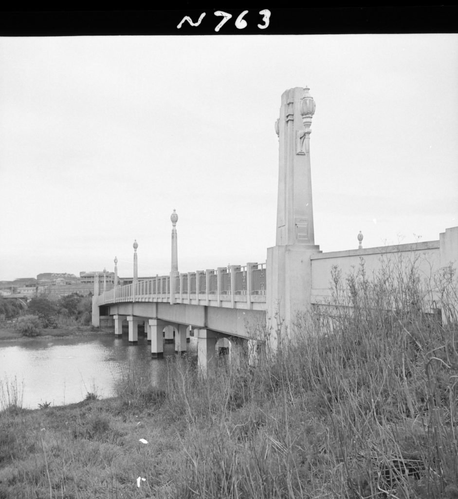 N763 Image showing Lynches Bridge