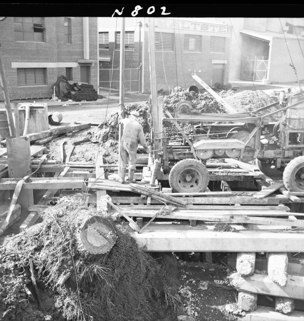 N802 Image showing construction of the Morshead overpass