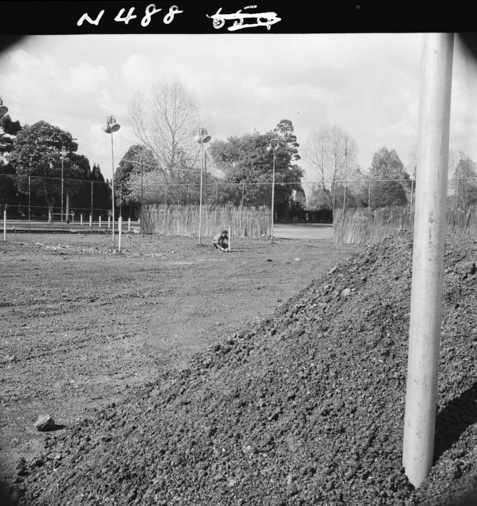 N488 Image showing levelling prior to laying of ashes during construction of the Princes Park tennis courts