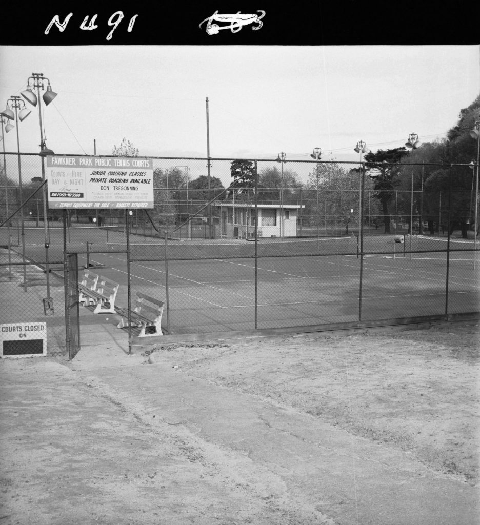 N491 Image of tennis courts in Fawkner Park