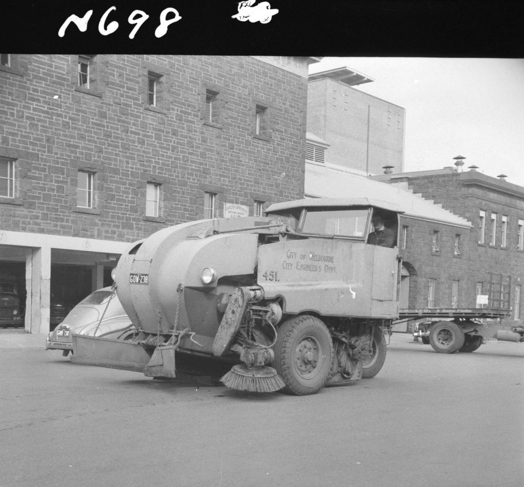 N698 Image of an Ebeling road sweeper