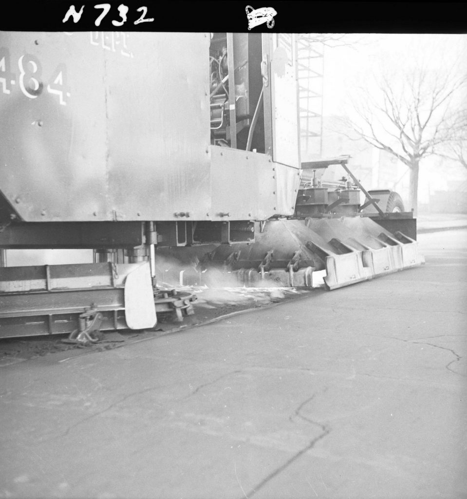 N732 Image showing a close-up view of a new roadheater on its first firing