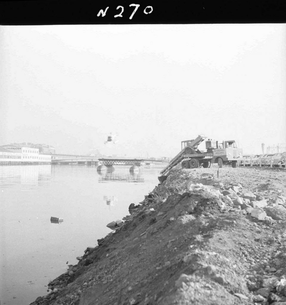 N270 Image showing gradall in operation during construction of Swinging Basin car park