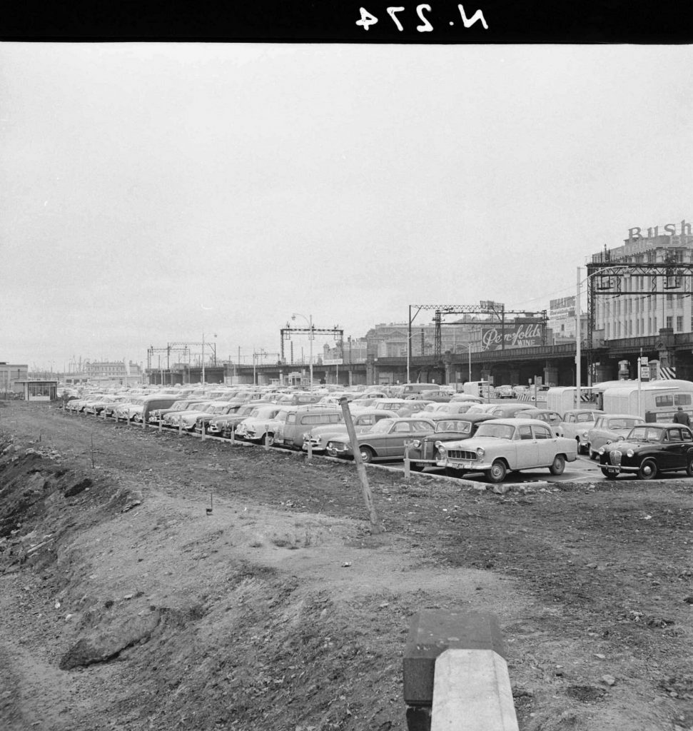 N274 Image of Swinging Basin car park