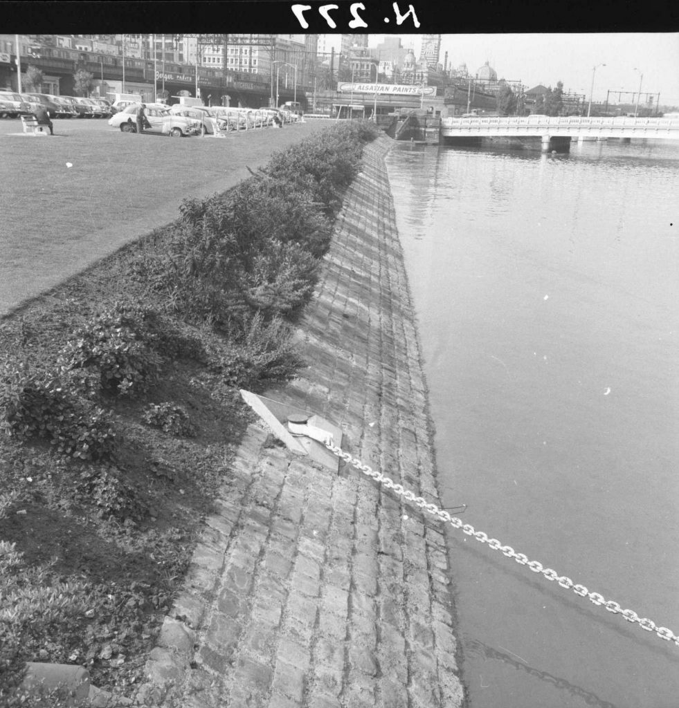 N277 Image showing the Yarra River, with Swinging Basin carpark in the background.