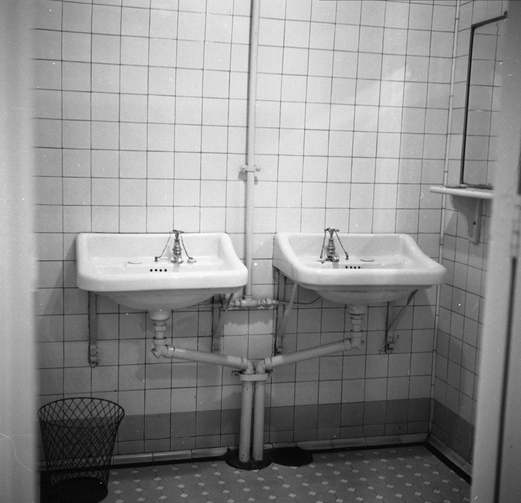 N834 Image showing interior of an “old-type” women’s bathroom on Russell Street