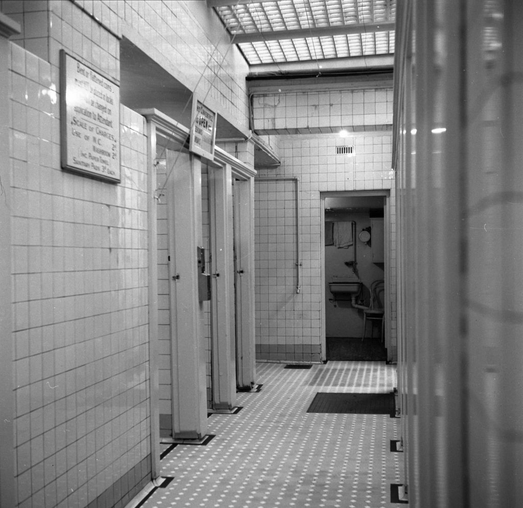 N835 Image showing interior of an “old-type” women’s bathroom on Russell Street