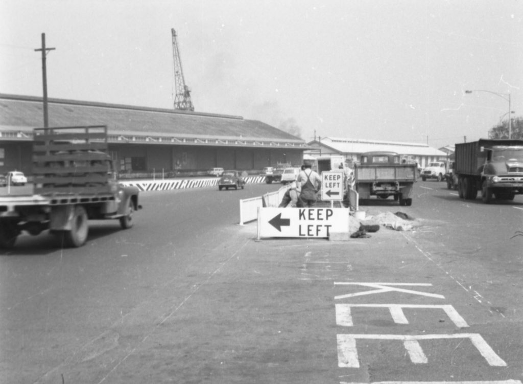 N558 Image showing channelisation on Footscray Road and during the Flinders Street extension