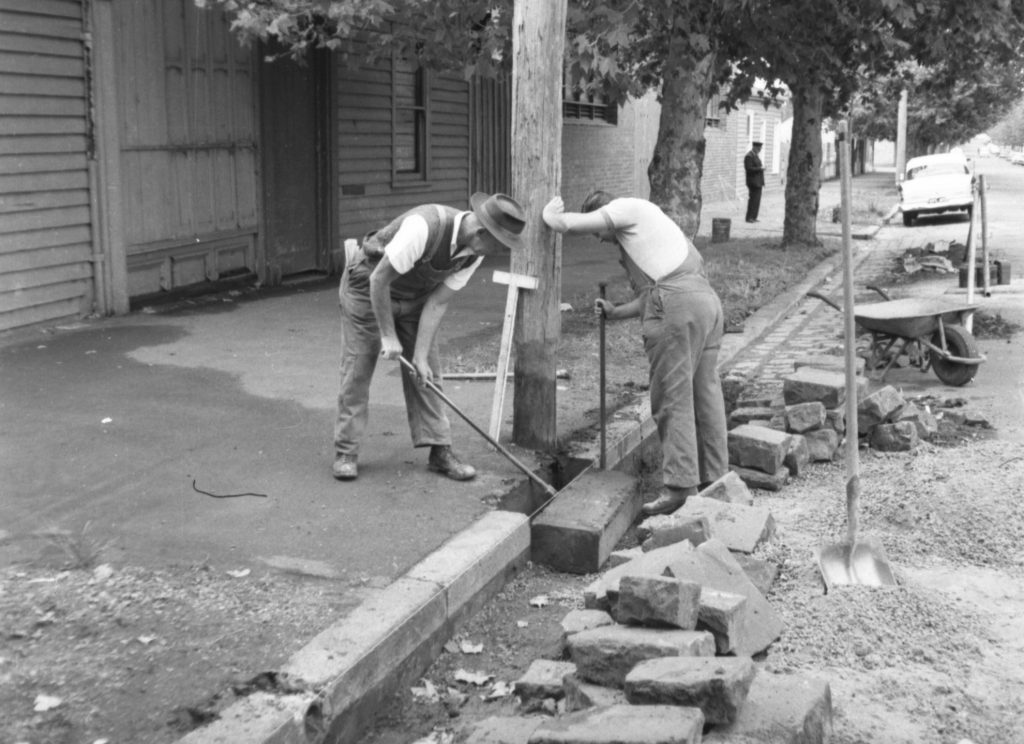 N582 Image showing reconstruction of kerbing along Rankins Road