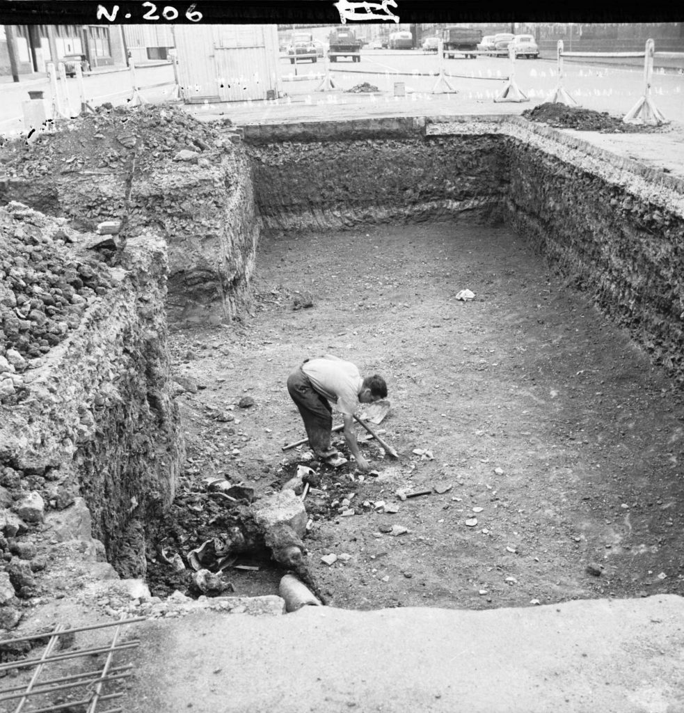 N206 Image showing cutting and sealing of an old drain to a sewer during construction of a weighbridge on Flinders Street