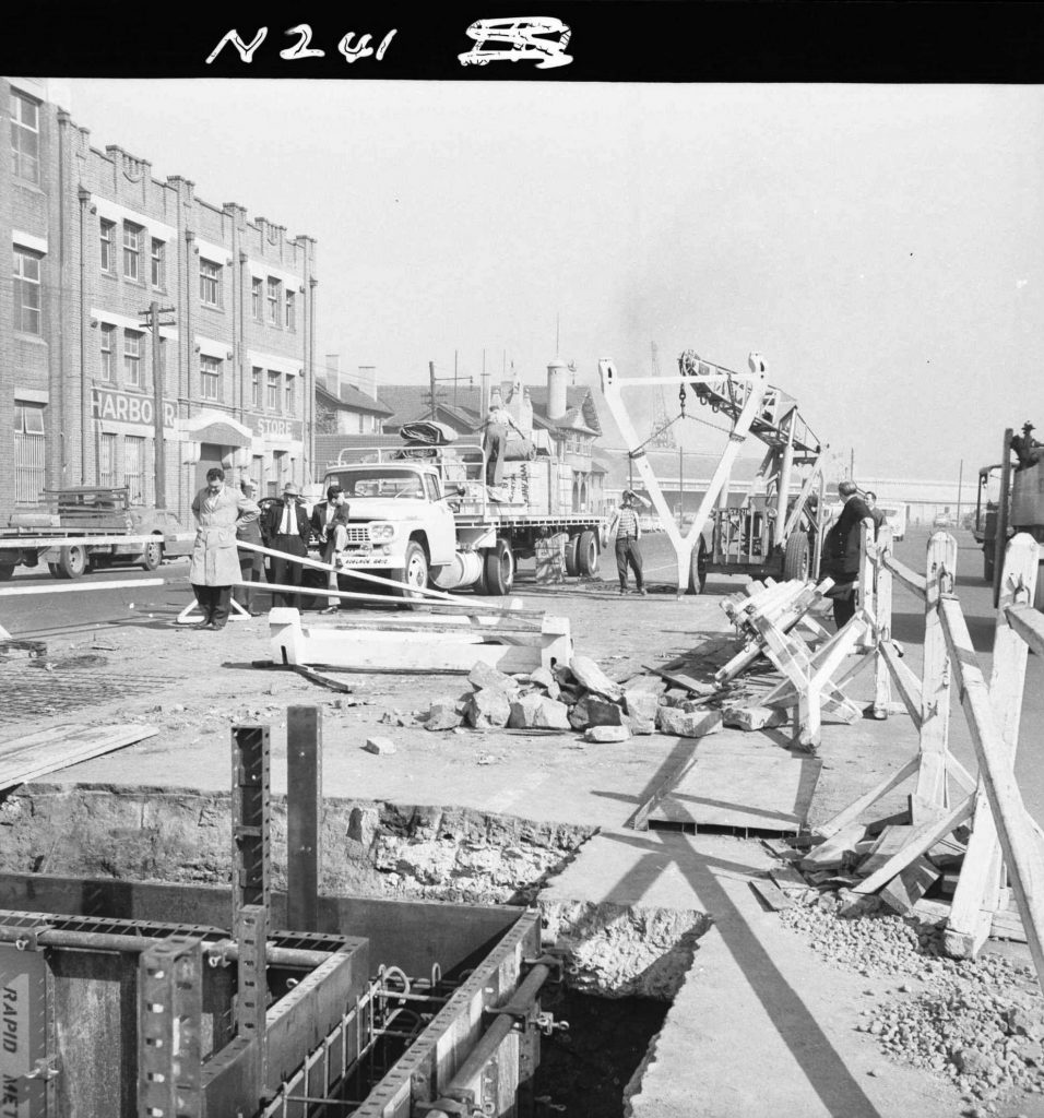 N241 Image showing the arrival of parts for construction of a weighbridge on Flinders Street