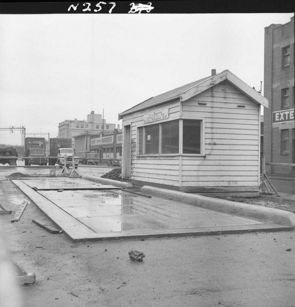 N257 Image showing a general view of the completed weighbridge and hut on Flinders Street