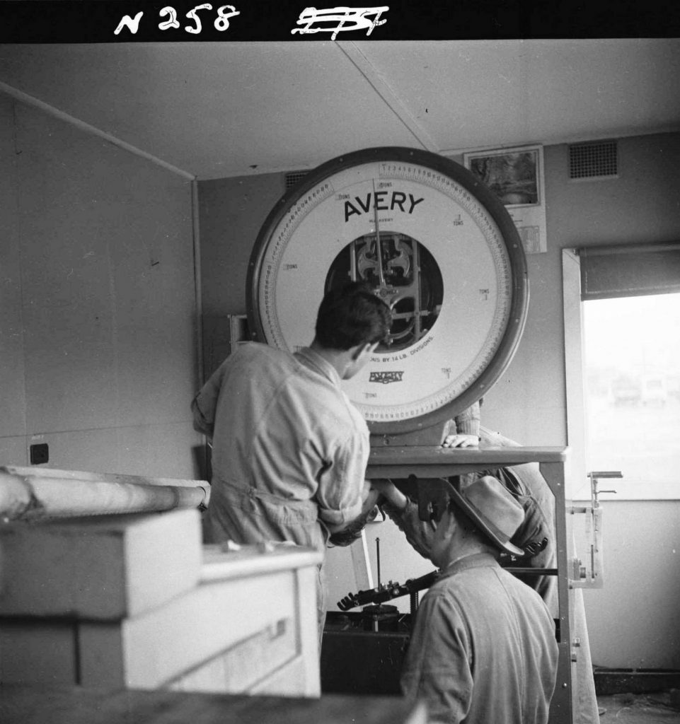 N258 Image showing installation of a scale for the completed weighbridge on Flinders Street