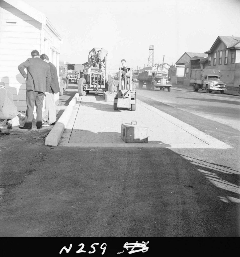 N259 Image showing testing of the completed weighbridge on Flinders Street with half ton weights