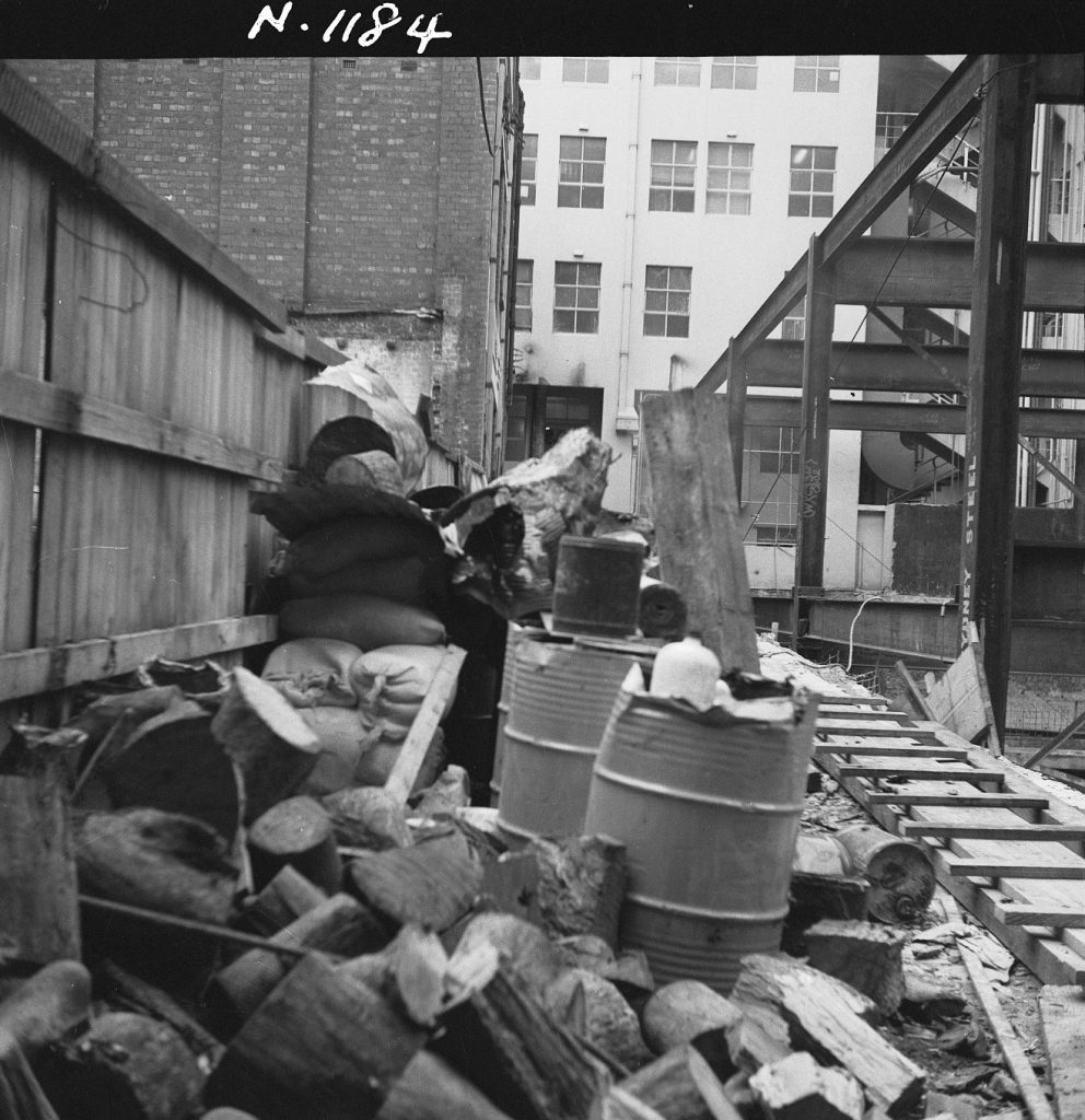 N1184 Image showing rubbish in Temple Court Lane