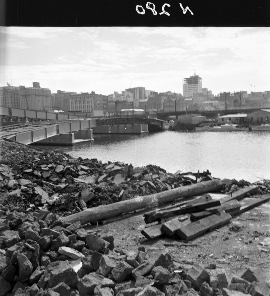 N280 Image showing King Street bridge construction from the south bank of the Yarra River