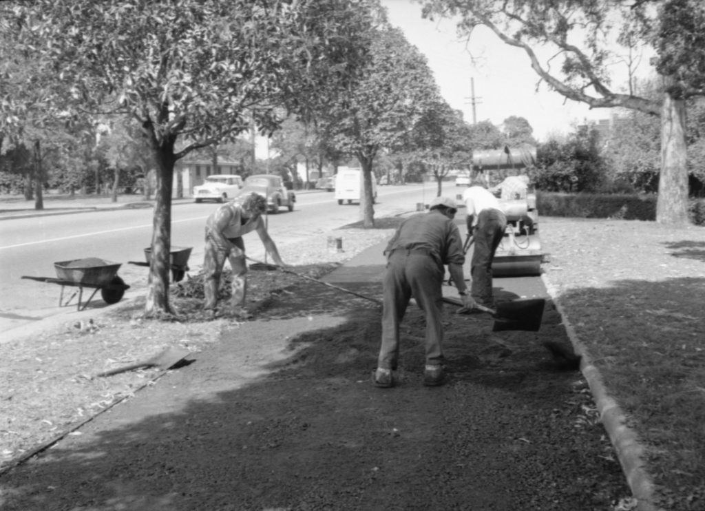 N140 Image showing contracted roadworks along The Avenue