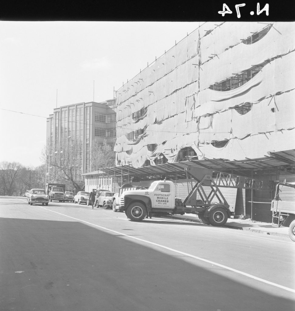 N74 Image showing hoardings on Parliament Place