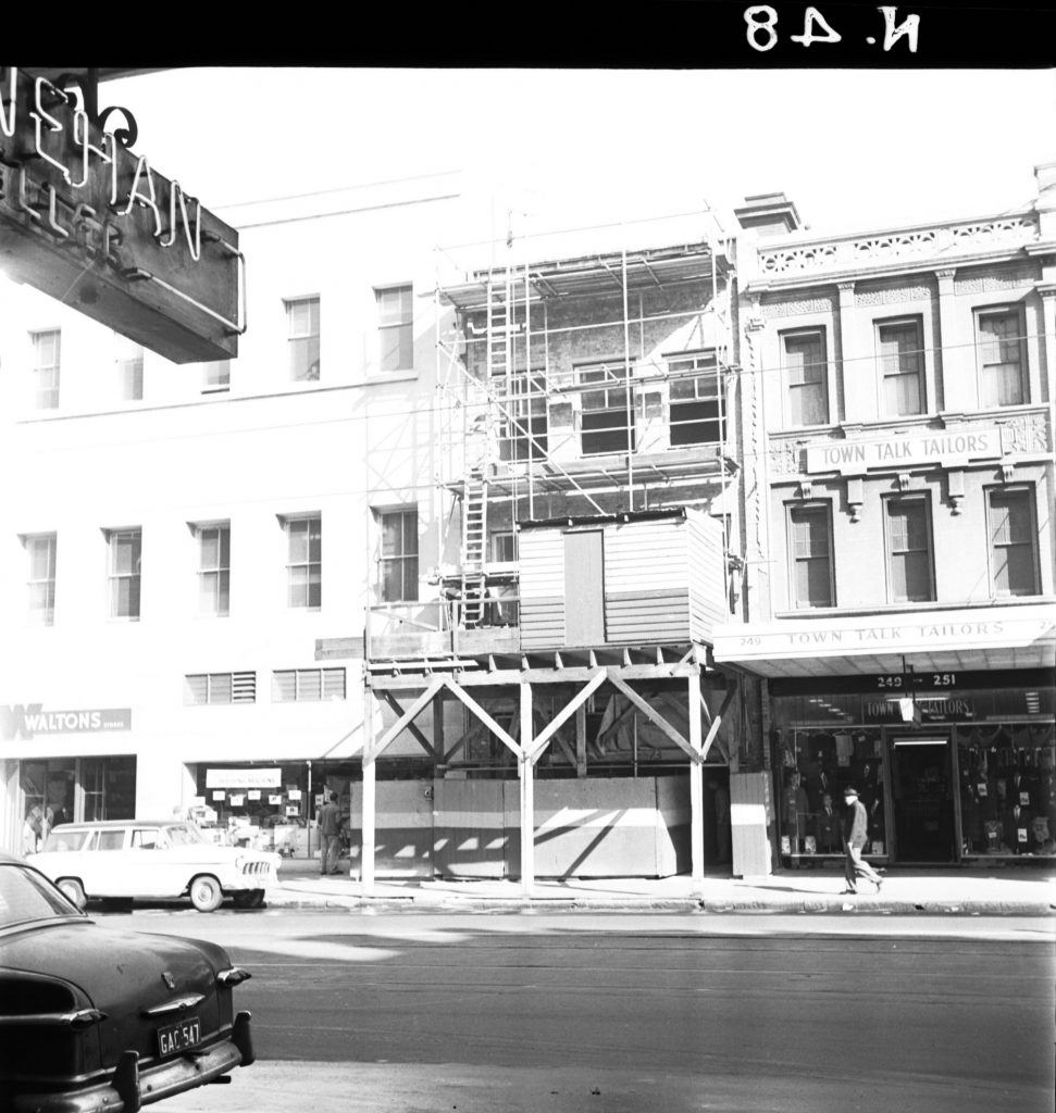 N48 Image showing hoardings around 247 Elizabeth Street