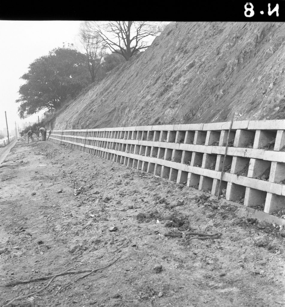 N8 Image showing a block wall around Flagstaff Gardens