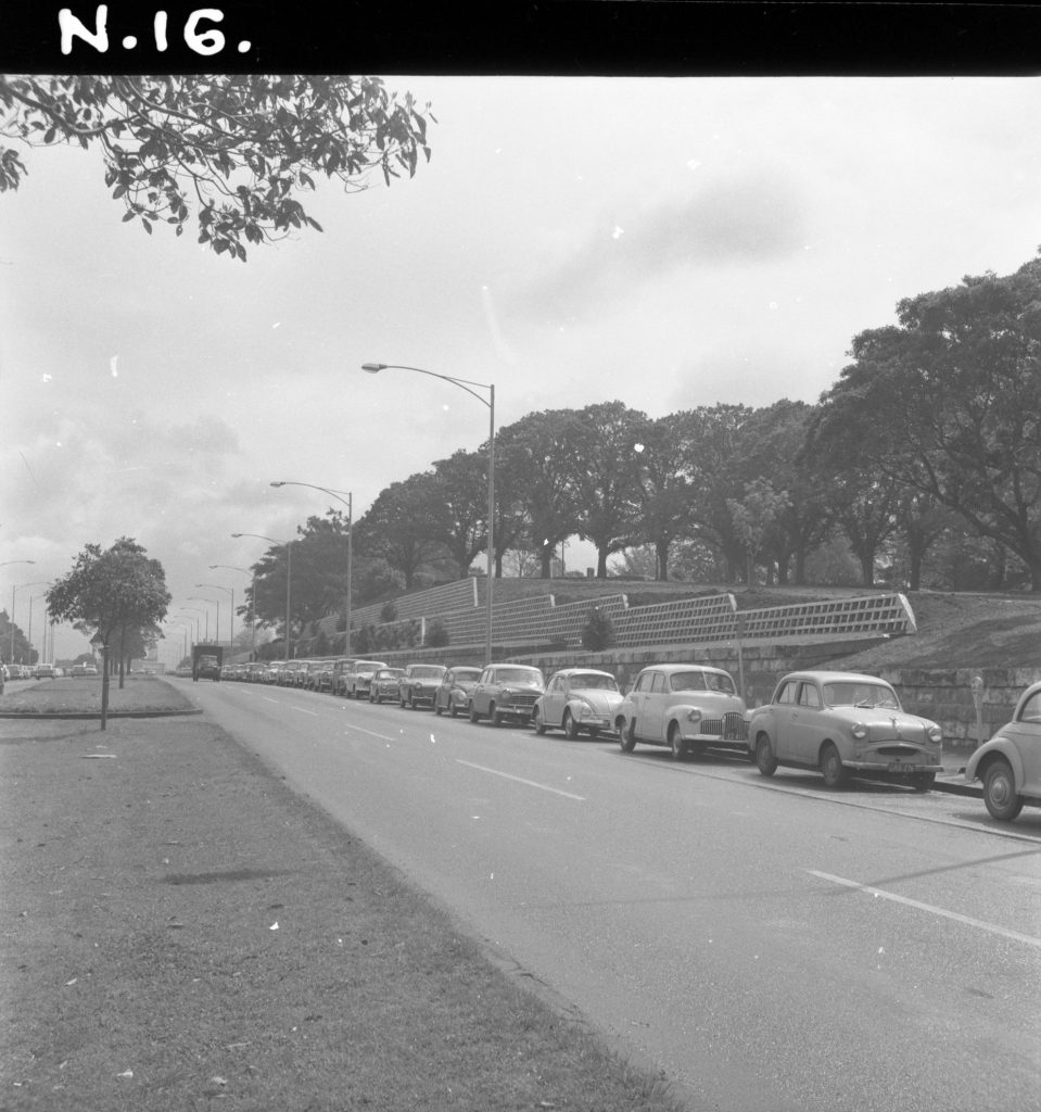 N16 Image showing a block wall around Flagstaff Gardens