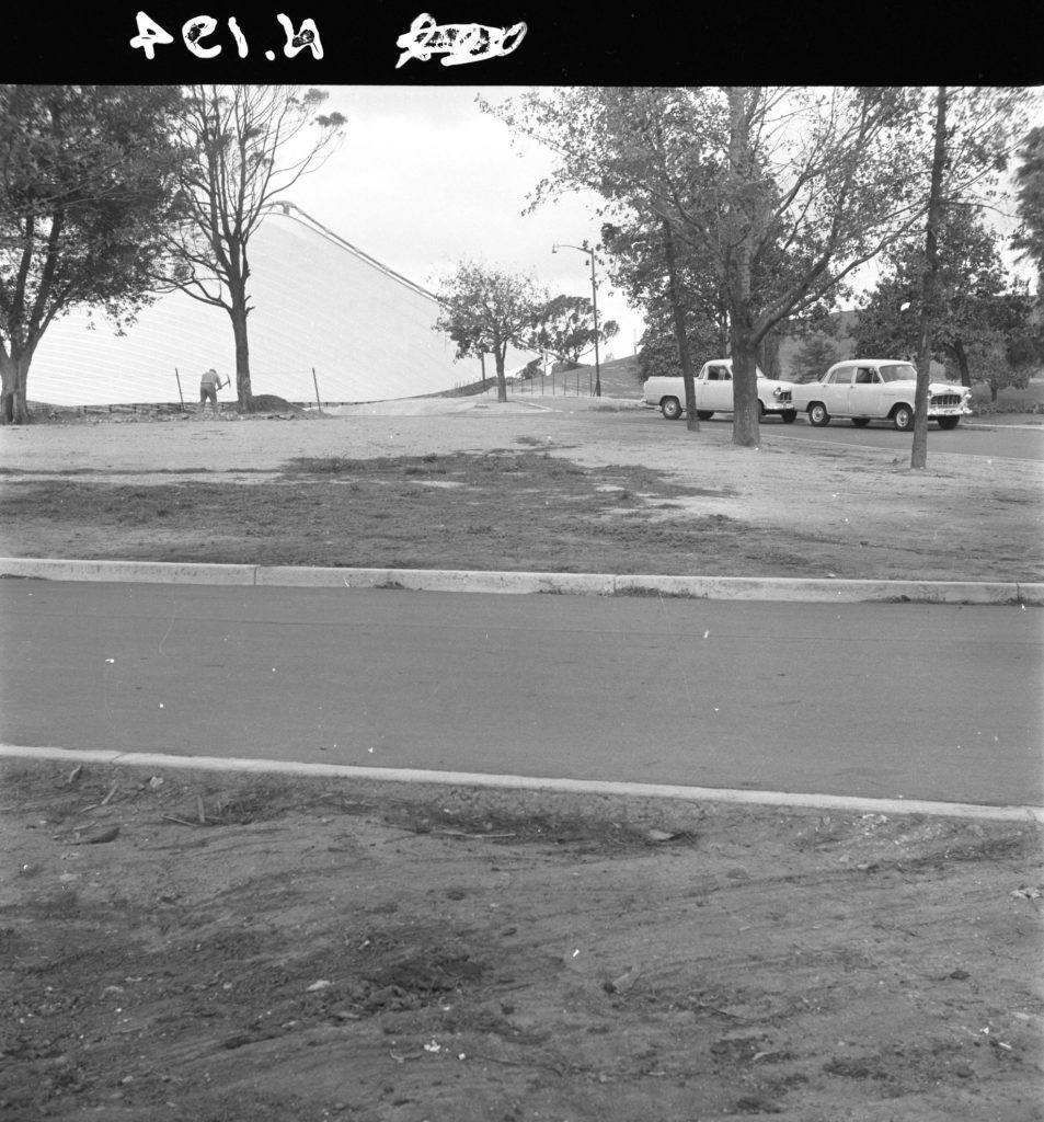 N194 Image showing the Sidney Myer Music Bowl roadway at the rear of the auditorium