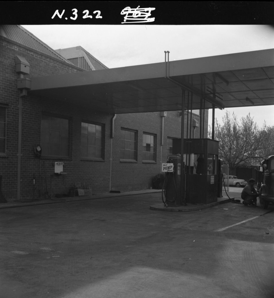 N322 Image showing construction of Melbourne City Council’s City Engineers Department garage and workshop on Green Street, North Melbourne